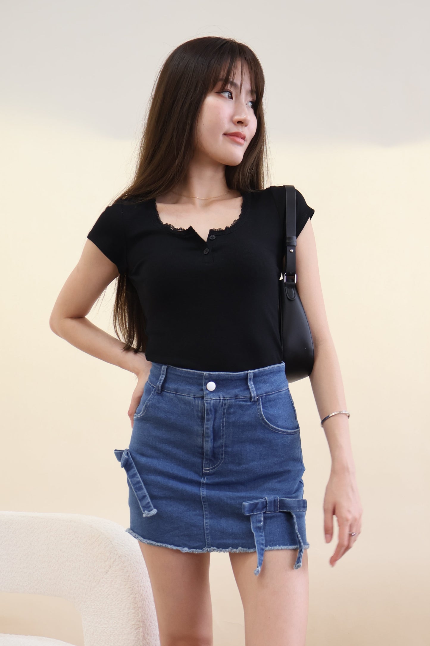 *Star Buy* Aelyn Lace Button Rib Tee In Black