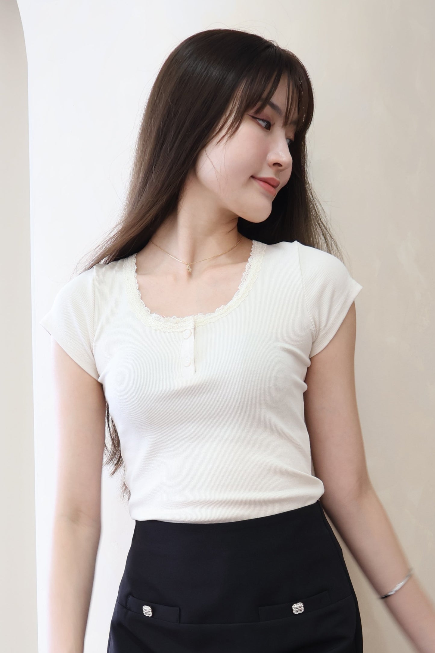 *Star Buy* Aelyn Lace Button Rib Tee In Cream