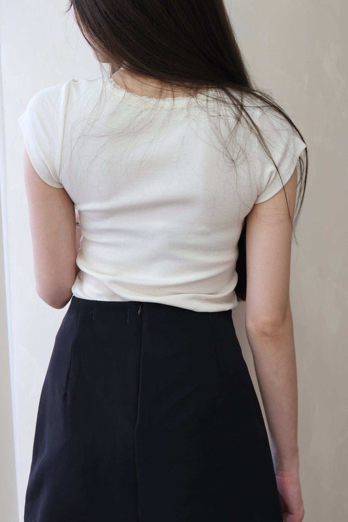 *Star Buy* Aelyn Lace Button Rib Tee In Cream