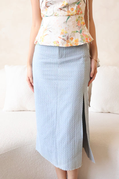 Chun Denim Slit Skirt In Light Wash