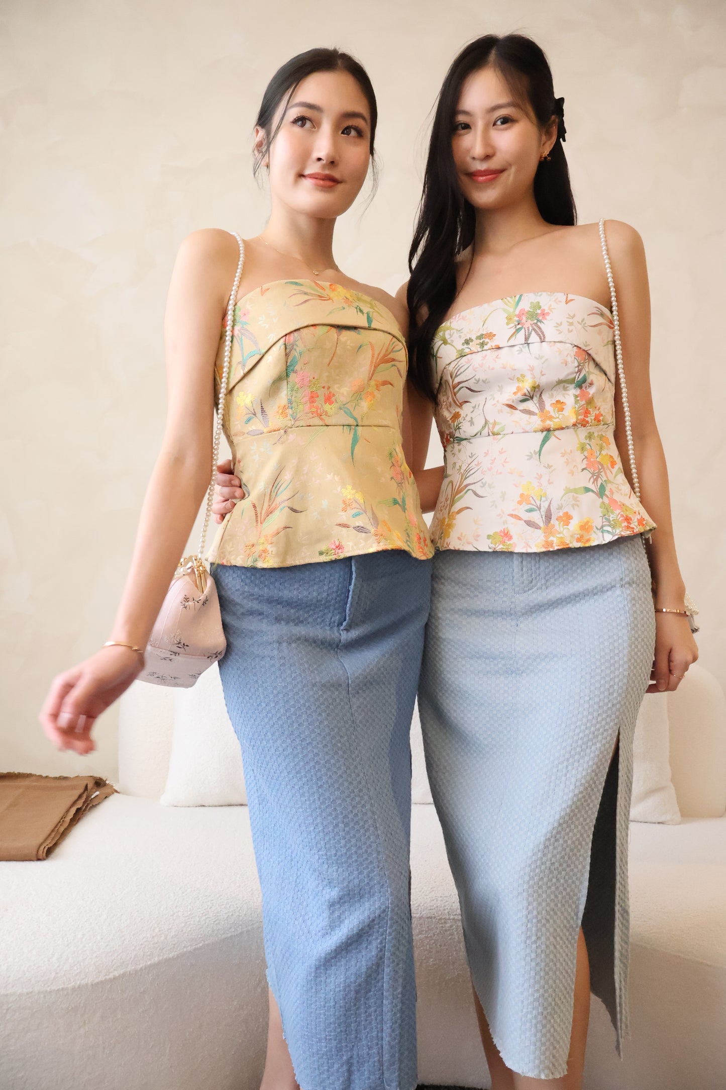 Chun Denim Slit Skirt In Light Wash