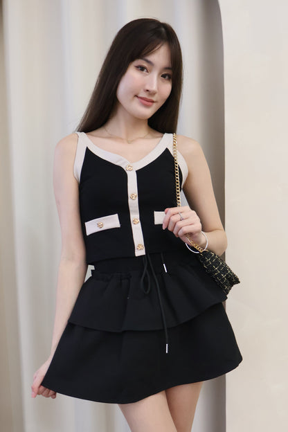 Amerlyn Seashell Buttons Top In Black-Taupe