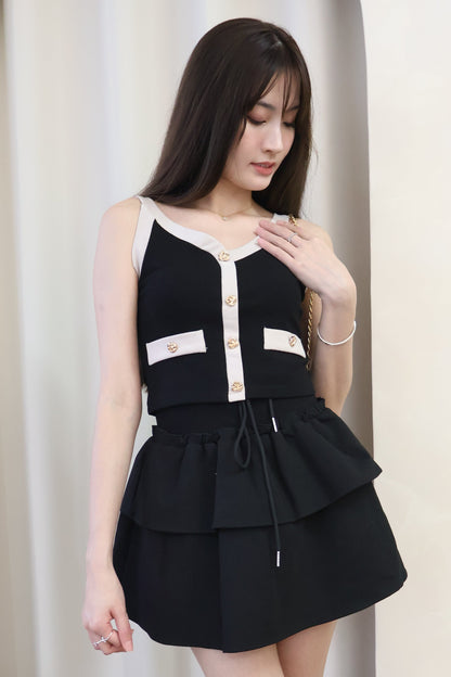 Amerlyn Seashell Buttons Top In Black-Taupe