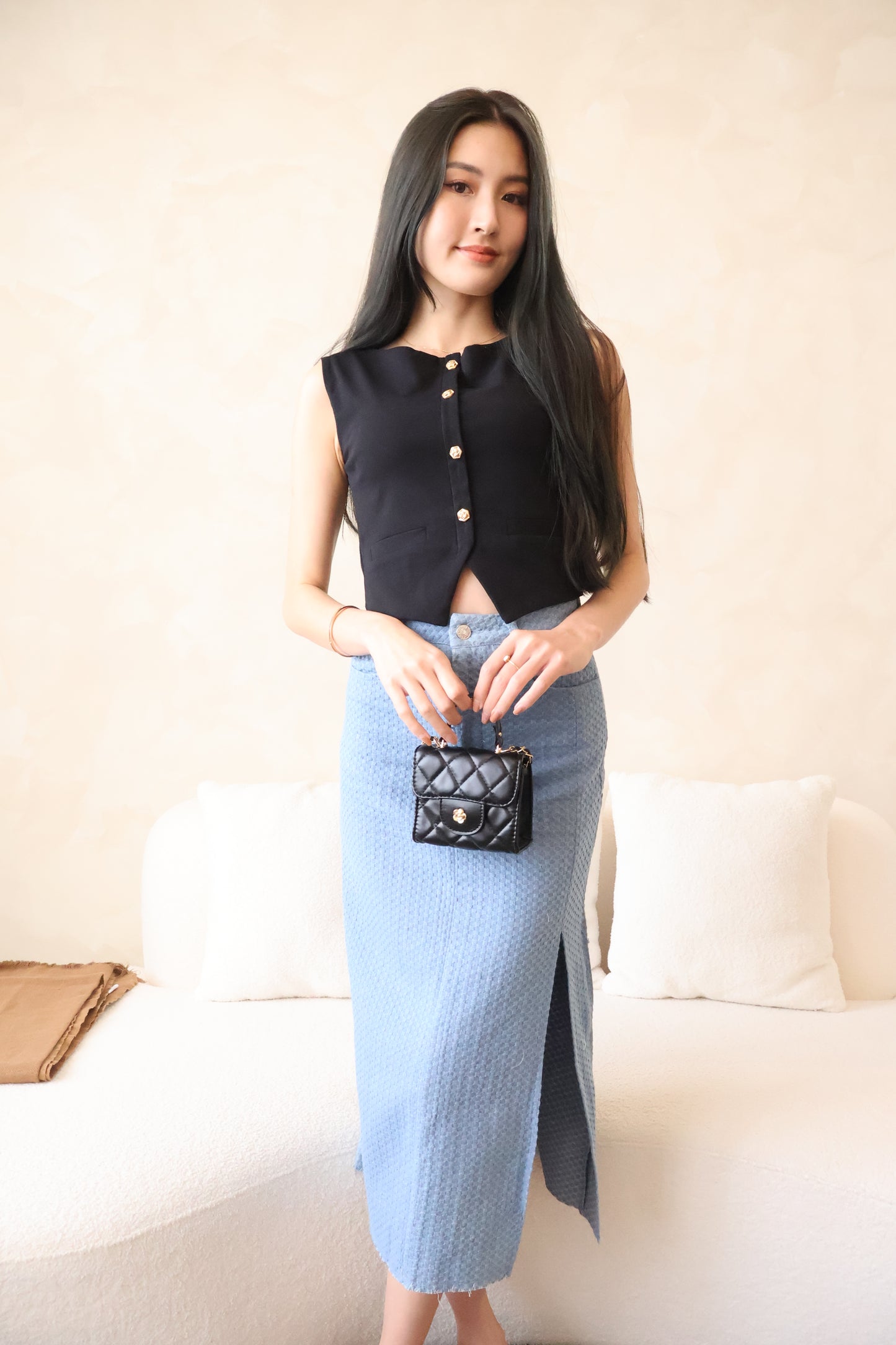 Roses Gold Button Top In Black