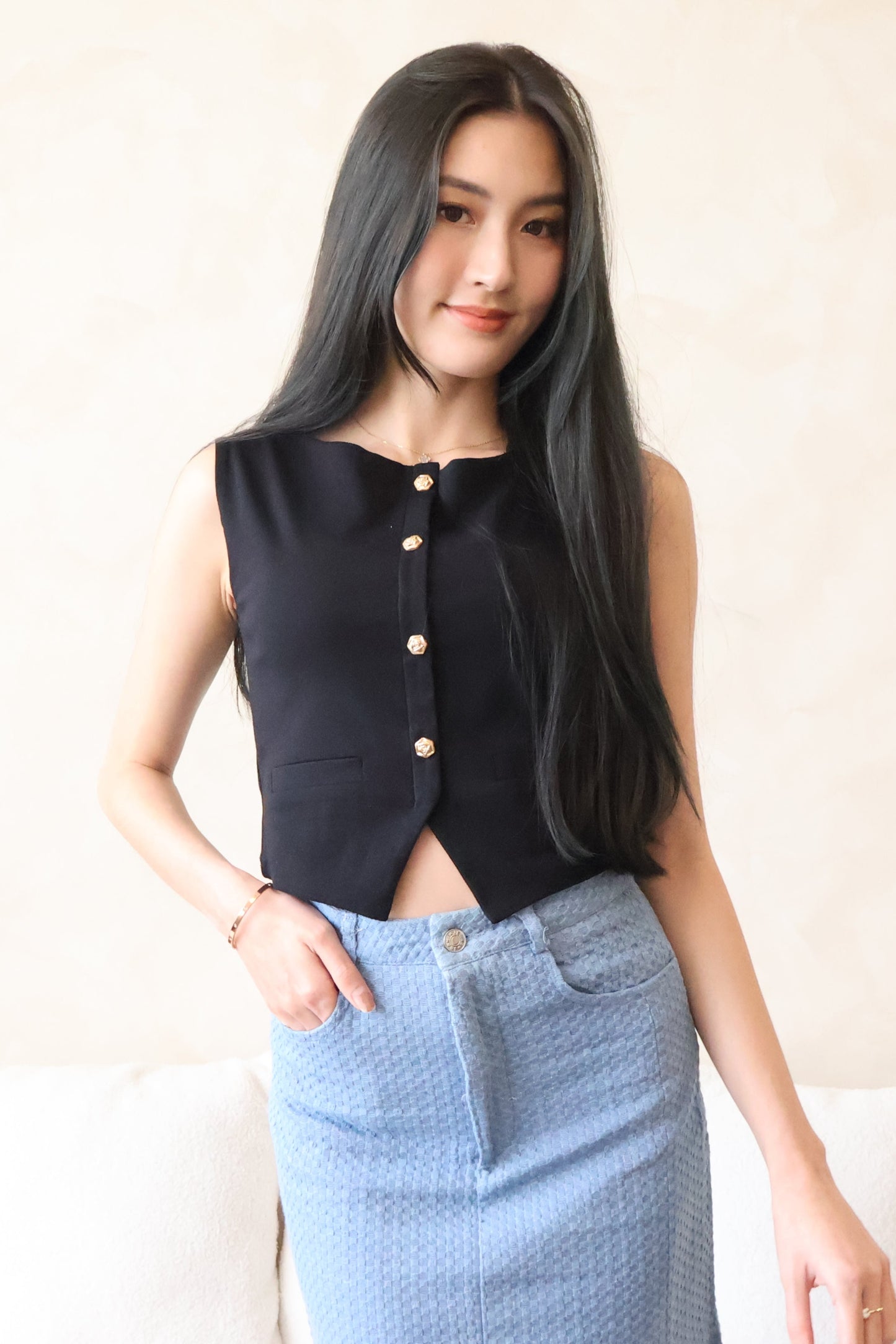 Roses Gold Button Top In Black