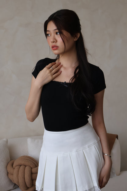 Ruby Pleated Crochet Hem Skorts In White