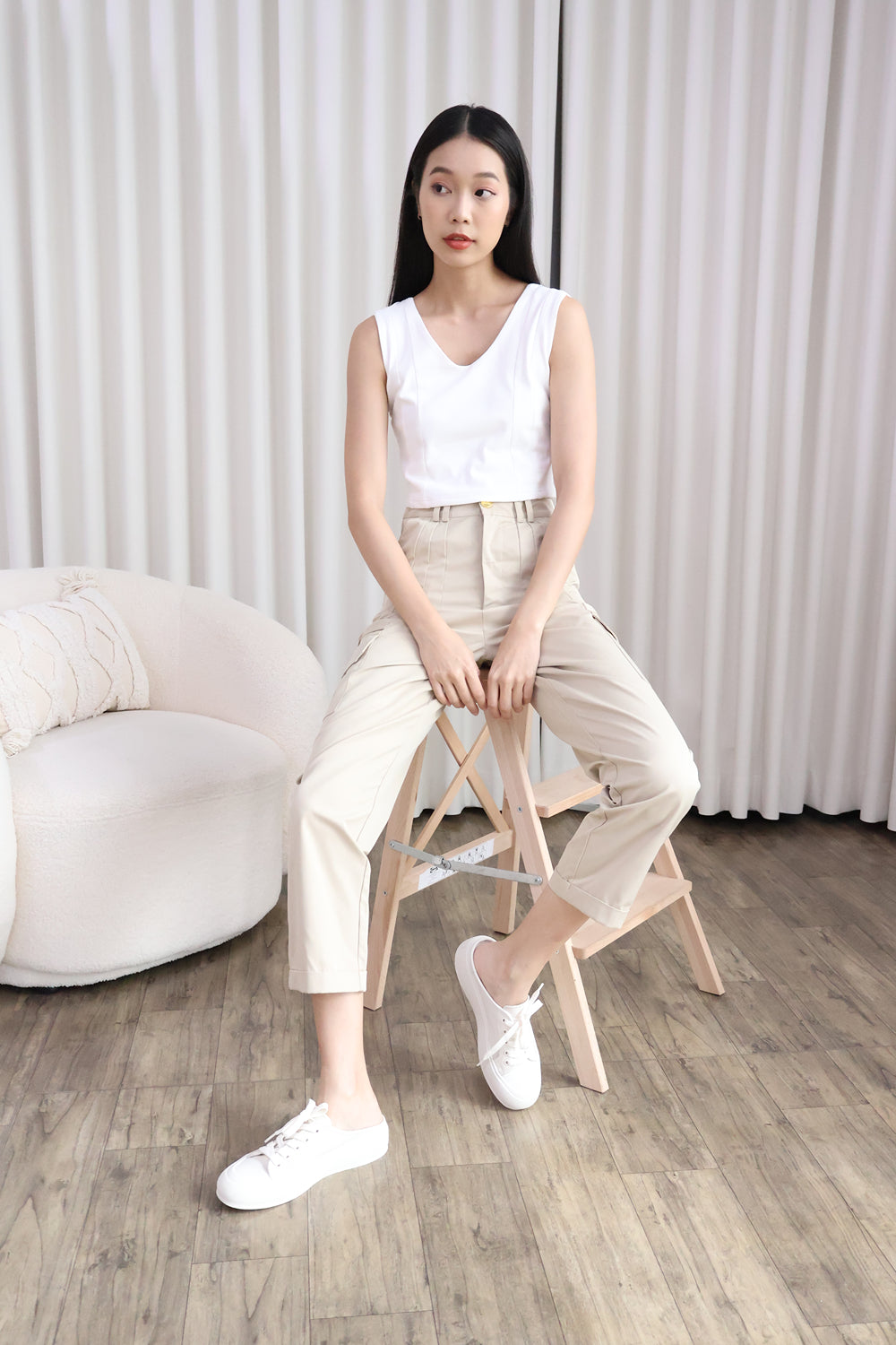 AVERYDAY Ferlice Basic Crop Top in White