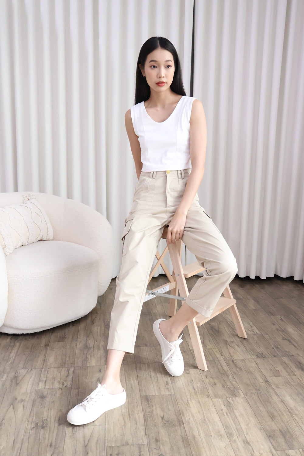 AVERYDAY Ferlice Basic Crop Top in White