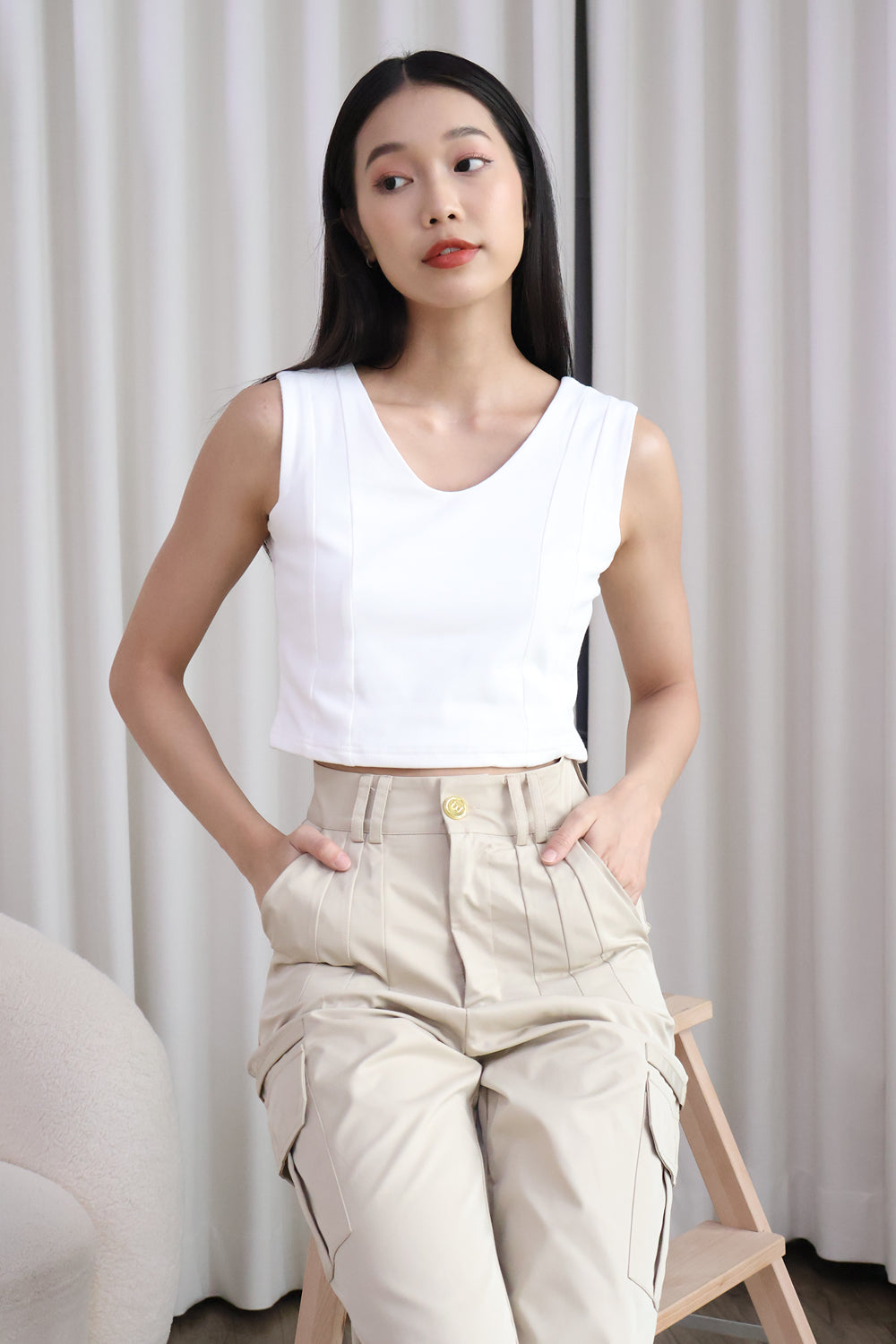 AVERYDAY Ferlice Basic Crop Top in White