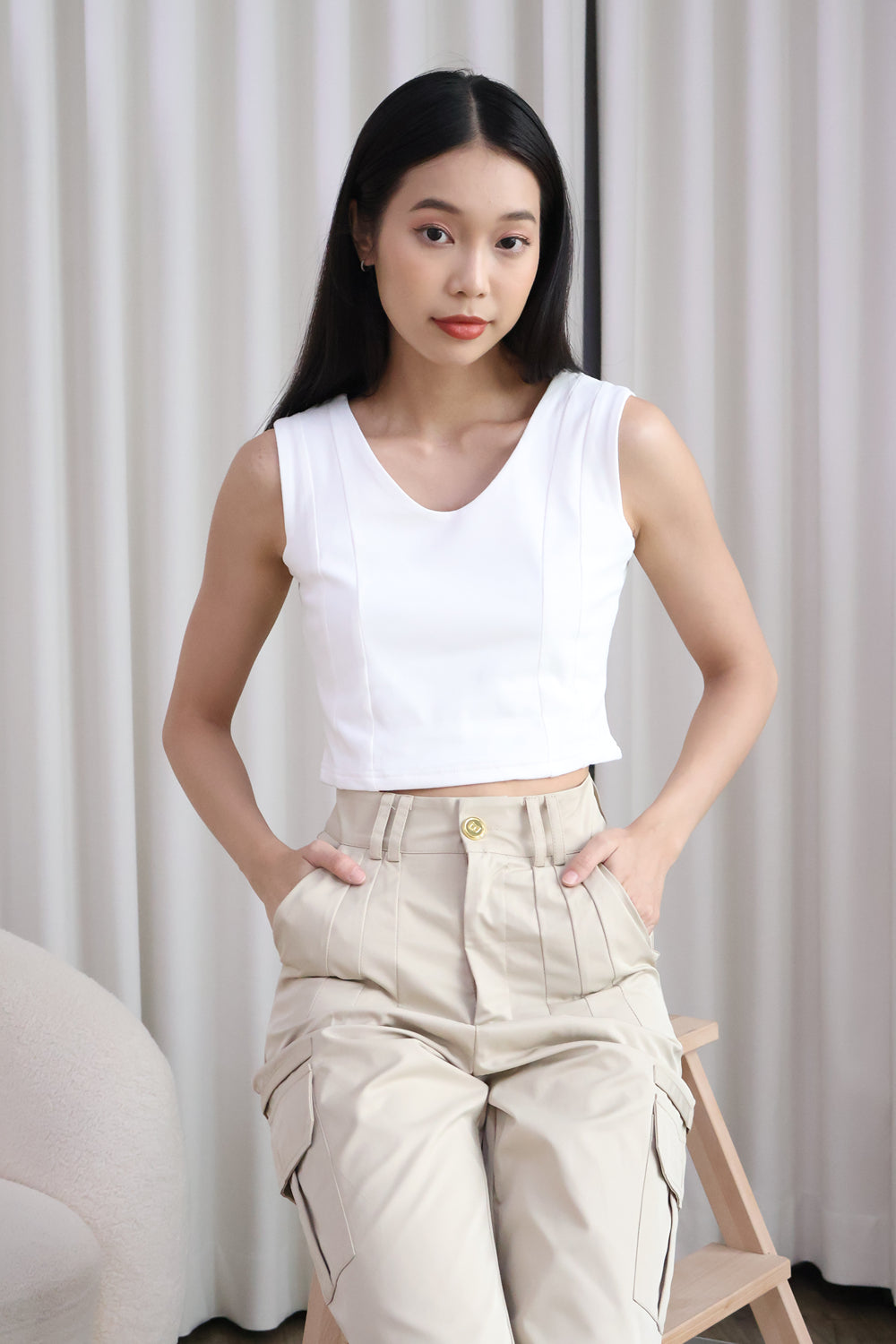 AVERYDAY Ferlice Basic Crop Top in White