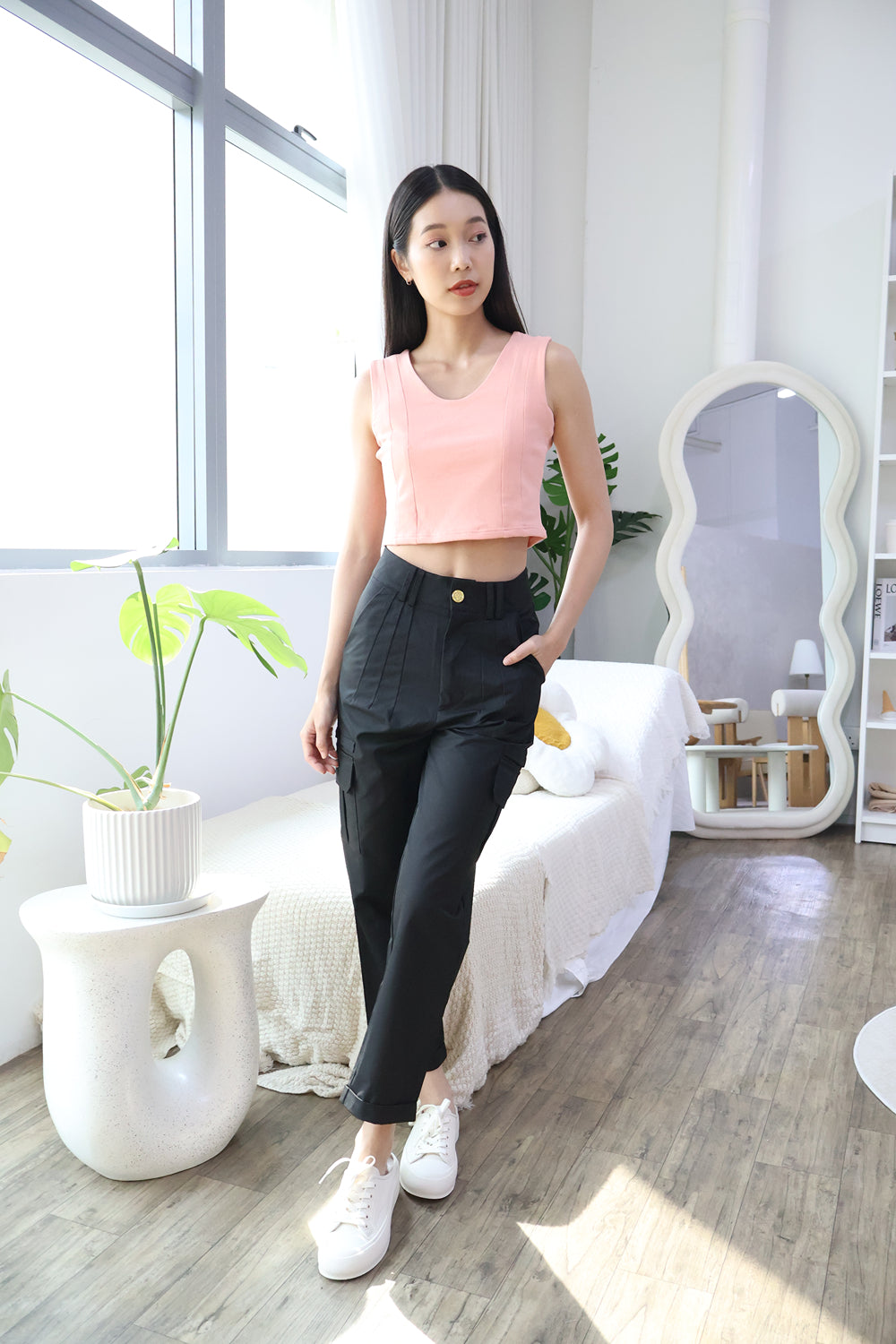 AVERYDAY Ferlice Basic Crop Top in Blush