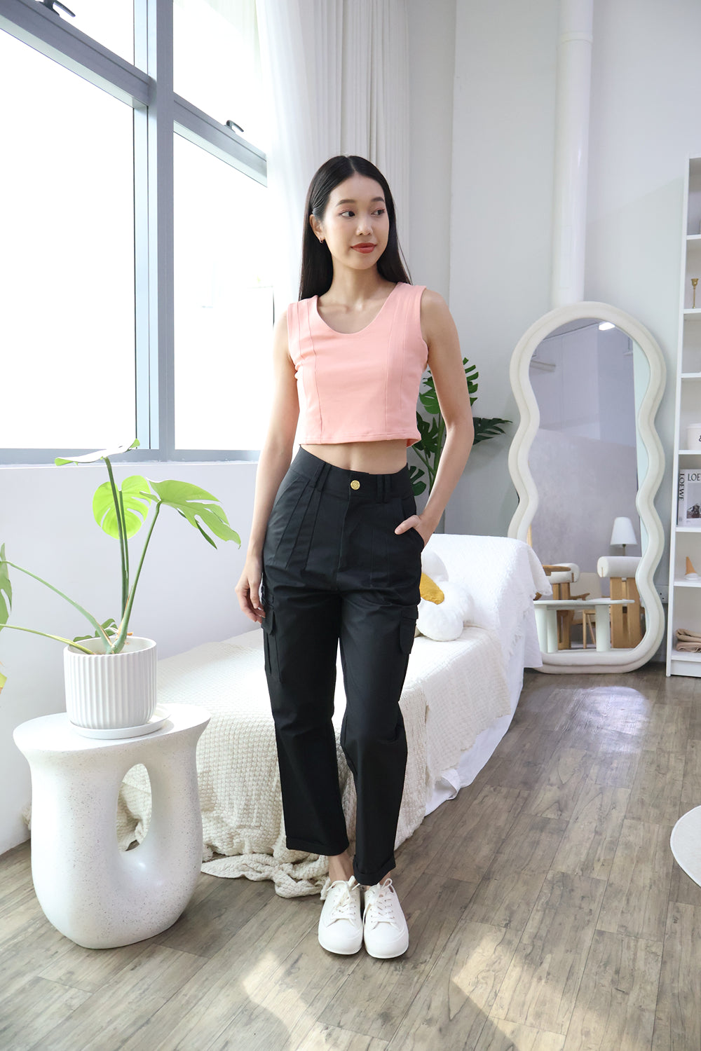 AVERYDAY Ferlice Basic Crop Top in Blush