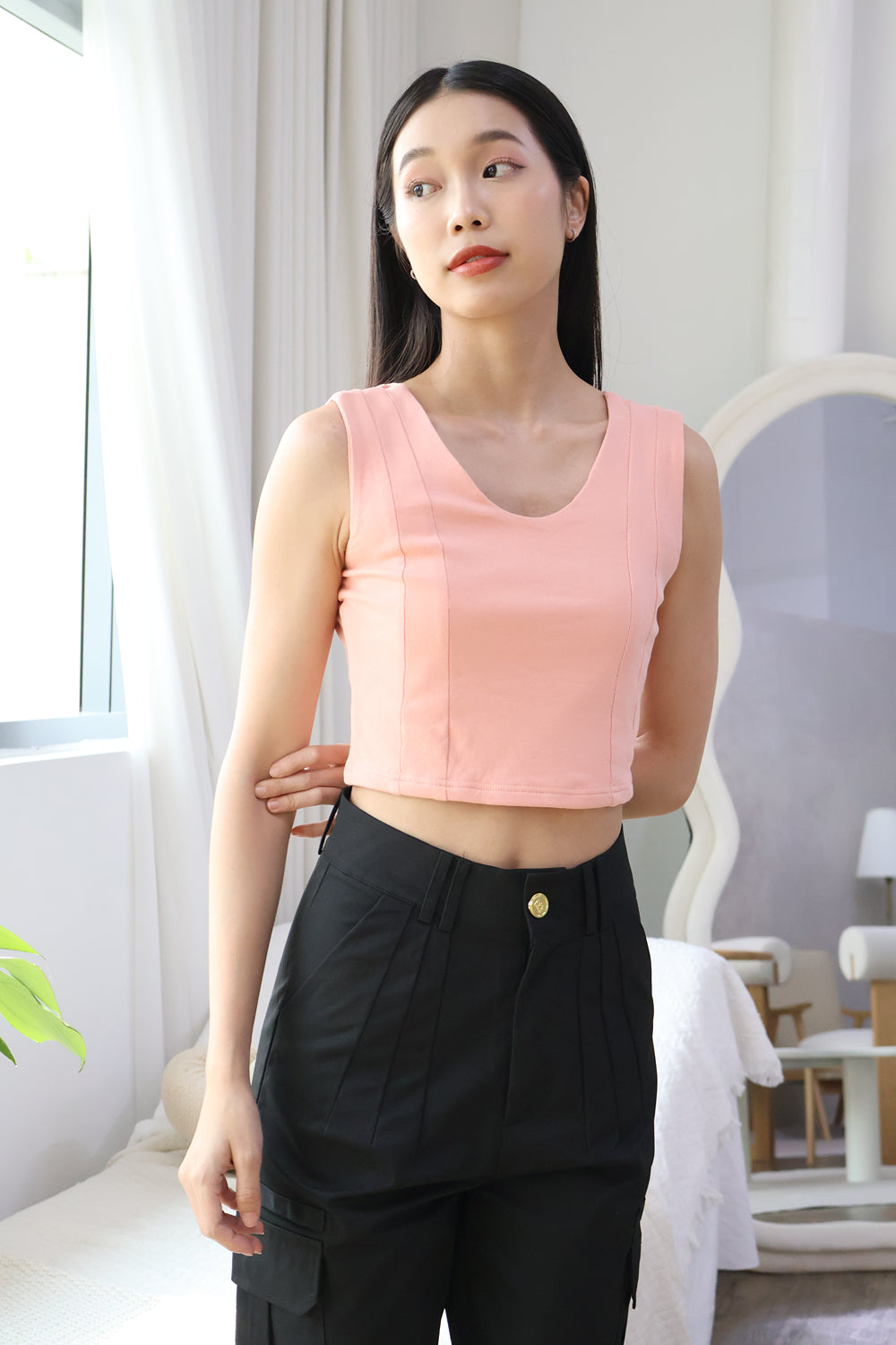 AVERYDAY Ferlice Basic Crop Top in Blush