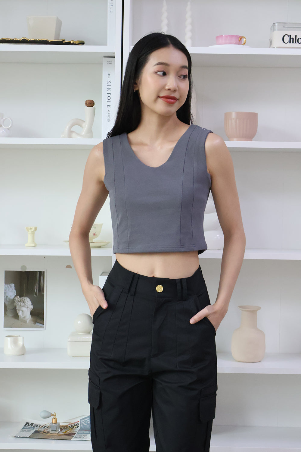 AVERYDAY Ferlice Basic Crop Top in Grey