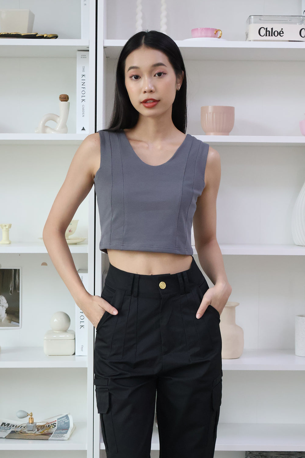 AVERYDAY Ferlice Basic Crop Top in Grey