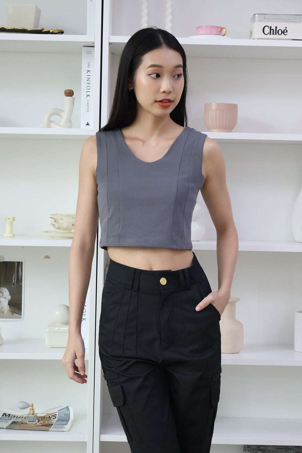 AVERYDAY Ferlice Basic Crop Top in Grey