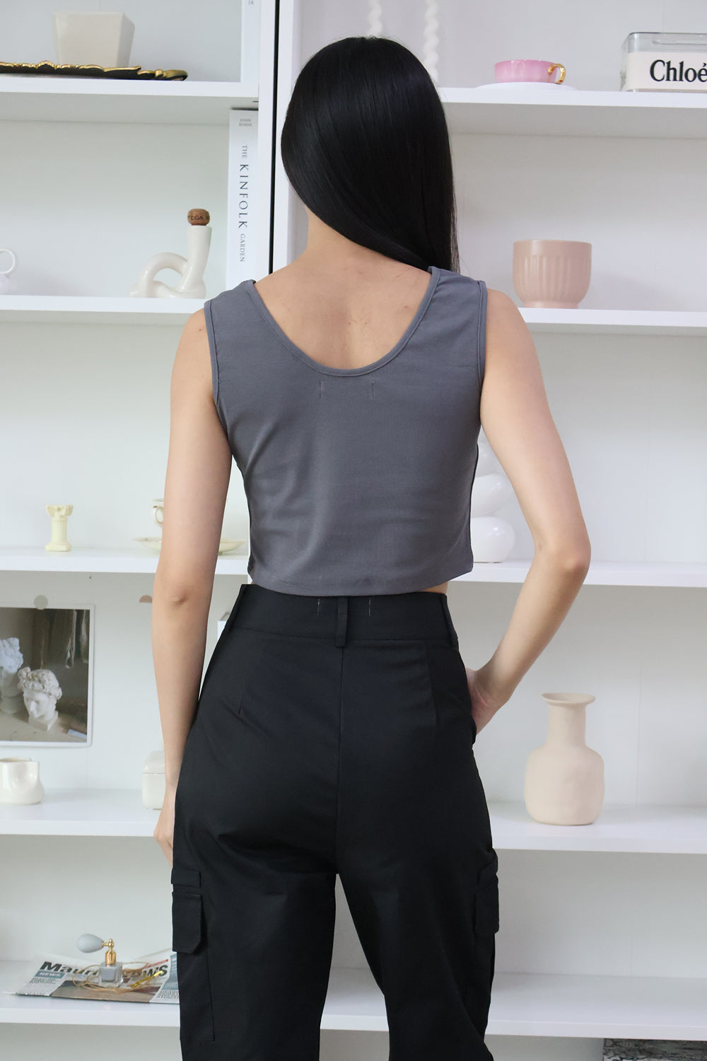 AVERYDAY Ferlice Basic Crop Top in Grey