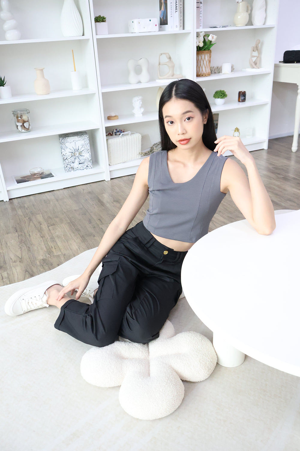 AVERYDAY Ferlice Basic Crop Top in Grey