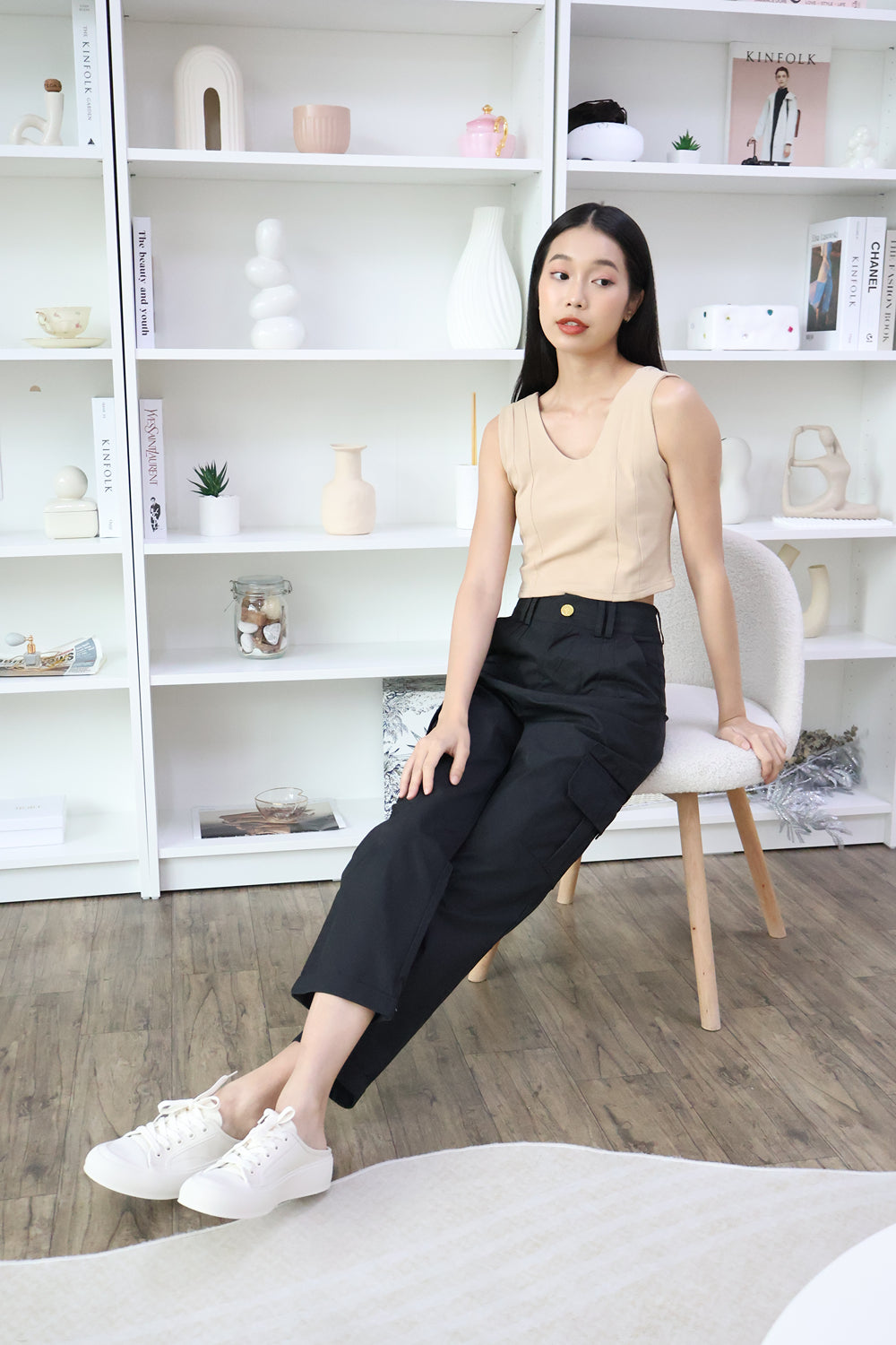 AVERYDAY Ferlice Basic Crop Top in Milktea