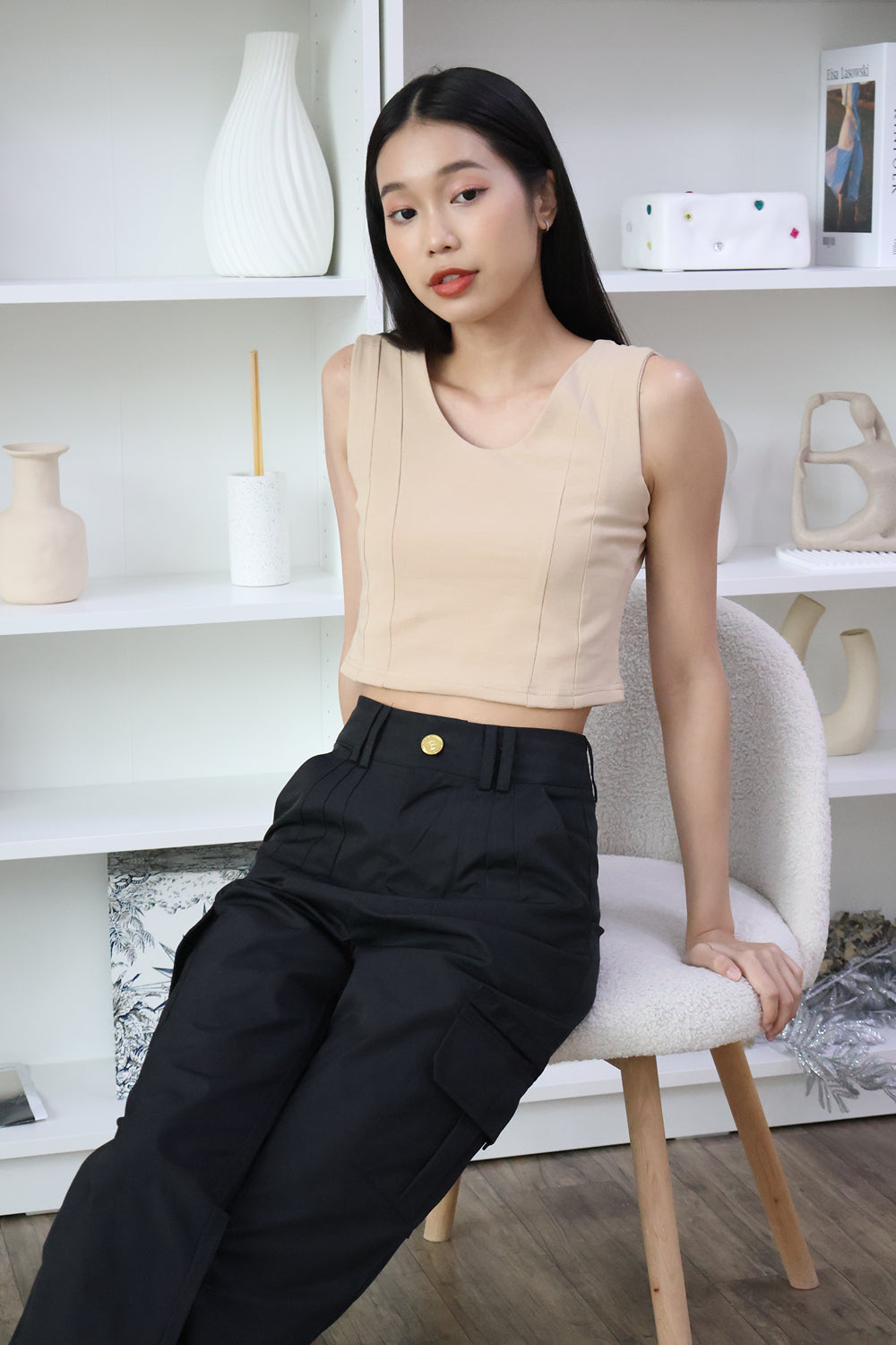 AVERYDAY Ferlice Basic Crop Top in Milktea