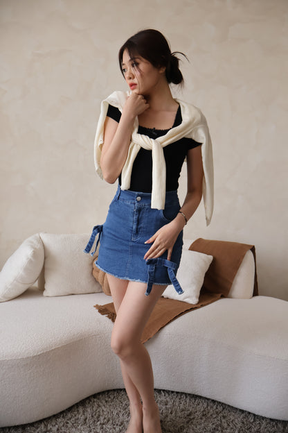 Alice Scallop Trim Knit Cardigan In Cream