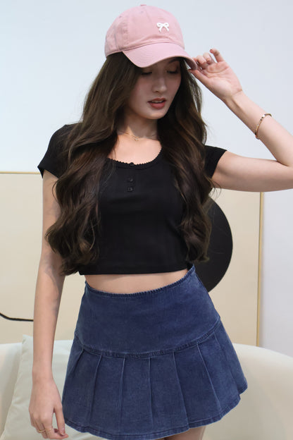 Lou Button Hensley Tee In Black