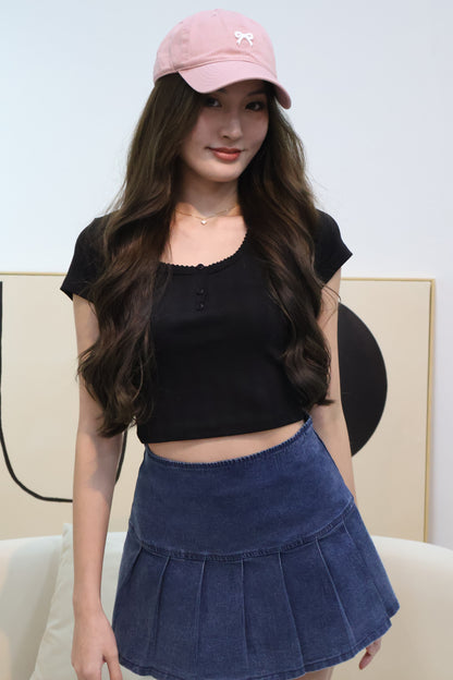 Lou Button Hensley Tee In Black