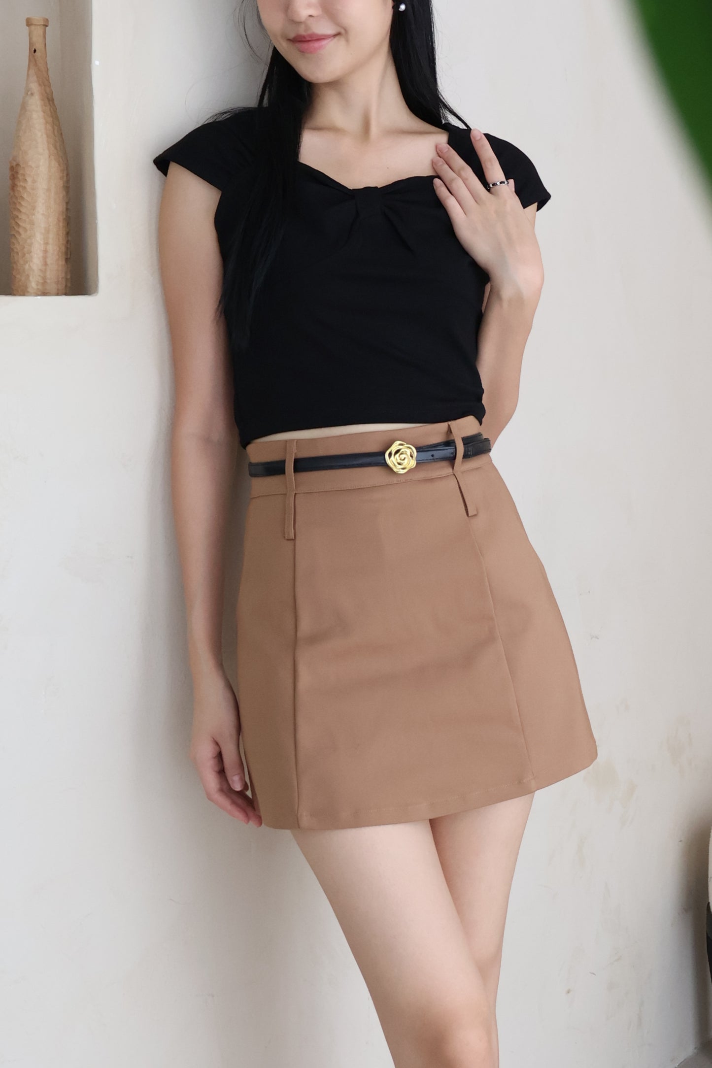 Noah Rose Belted Skorts In Brown