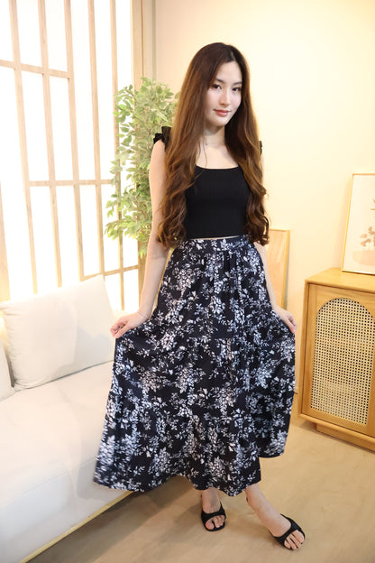 Cassy Floral Patterned Pocket Maxi Skirt In Black