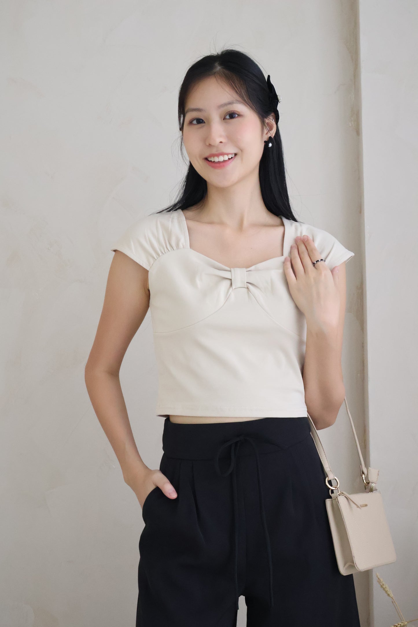 Sonia Sweetheart Bow Top In Oat