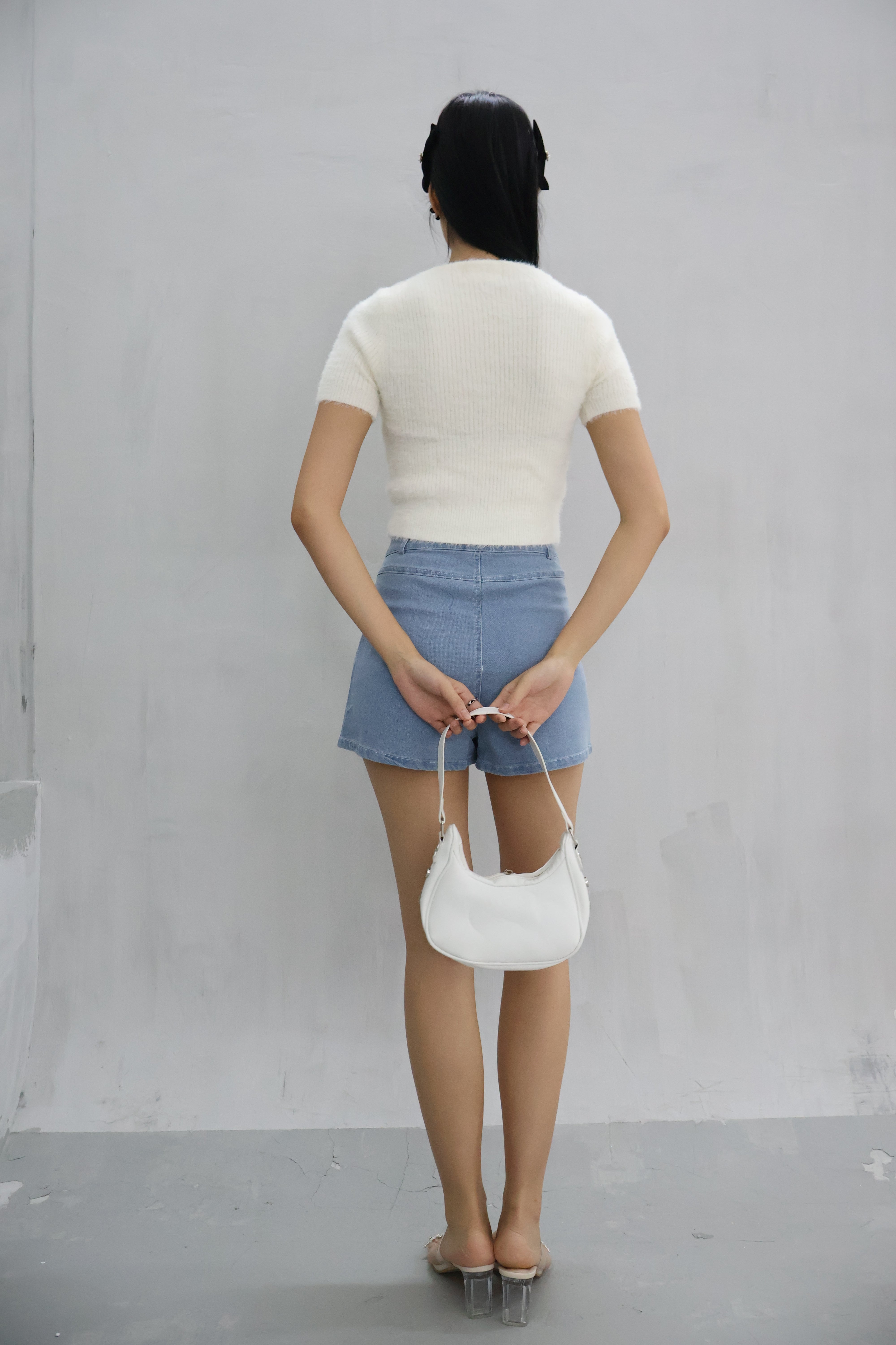 Kira Furry Double Zip Top In White – AveryDay