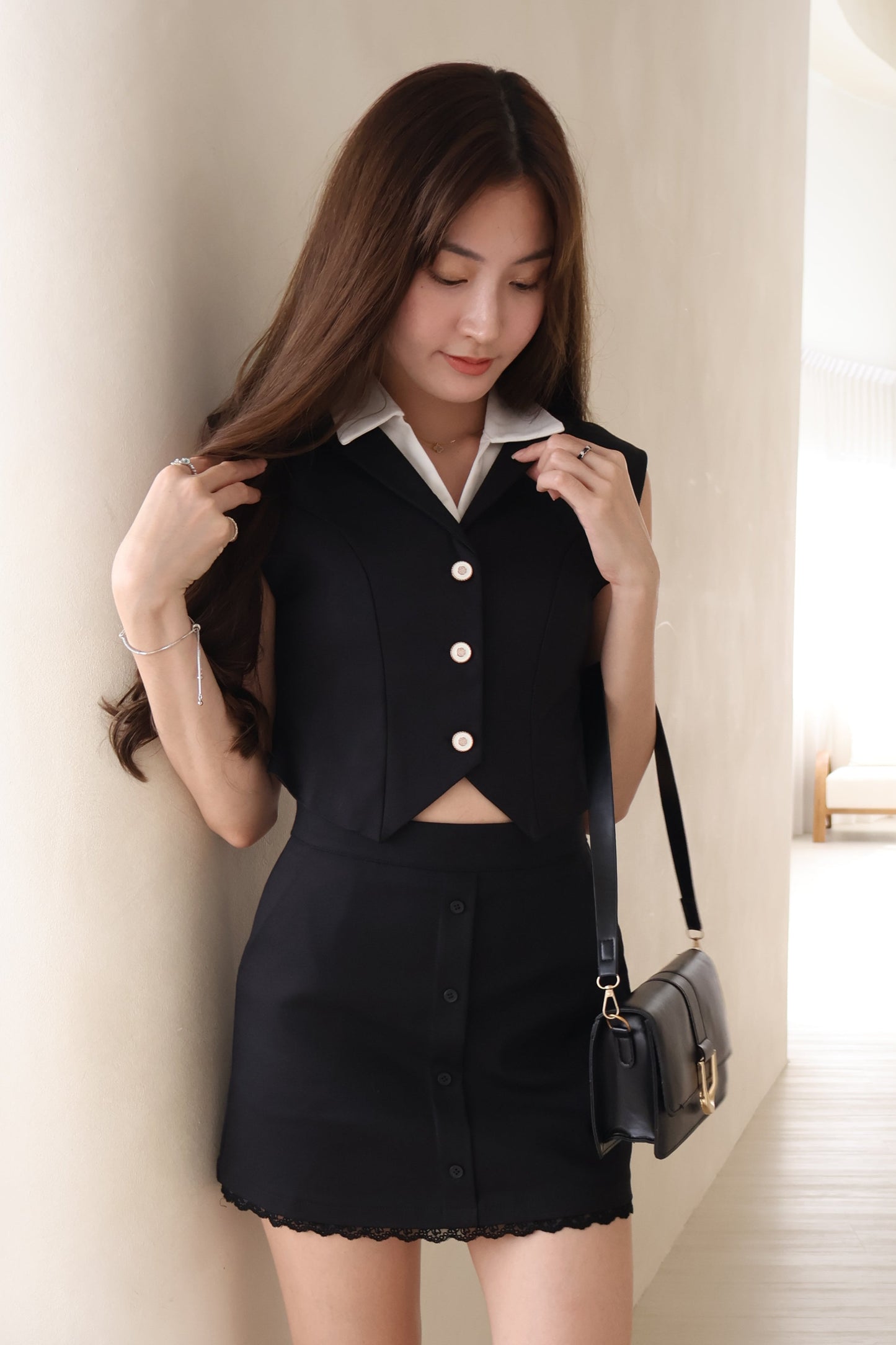 Diorlyn Camellia Button Vest Top In Black