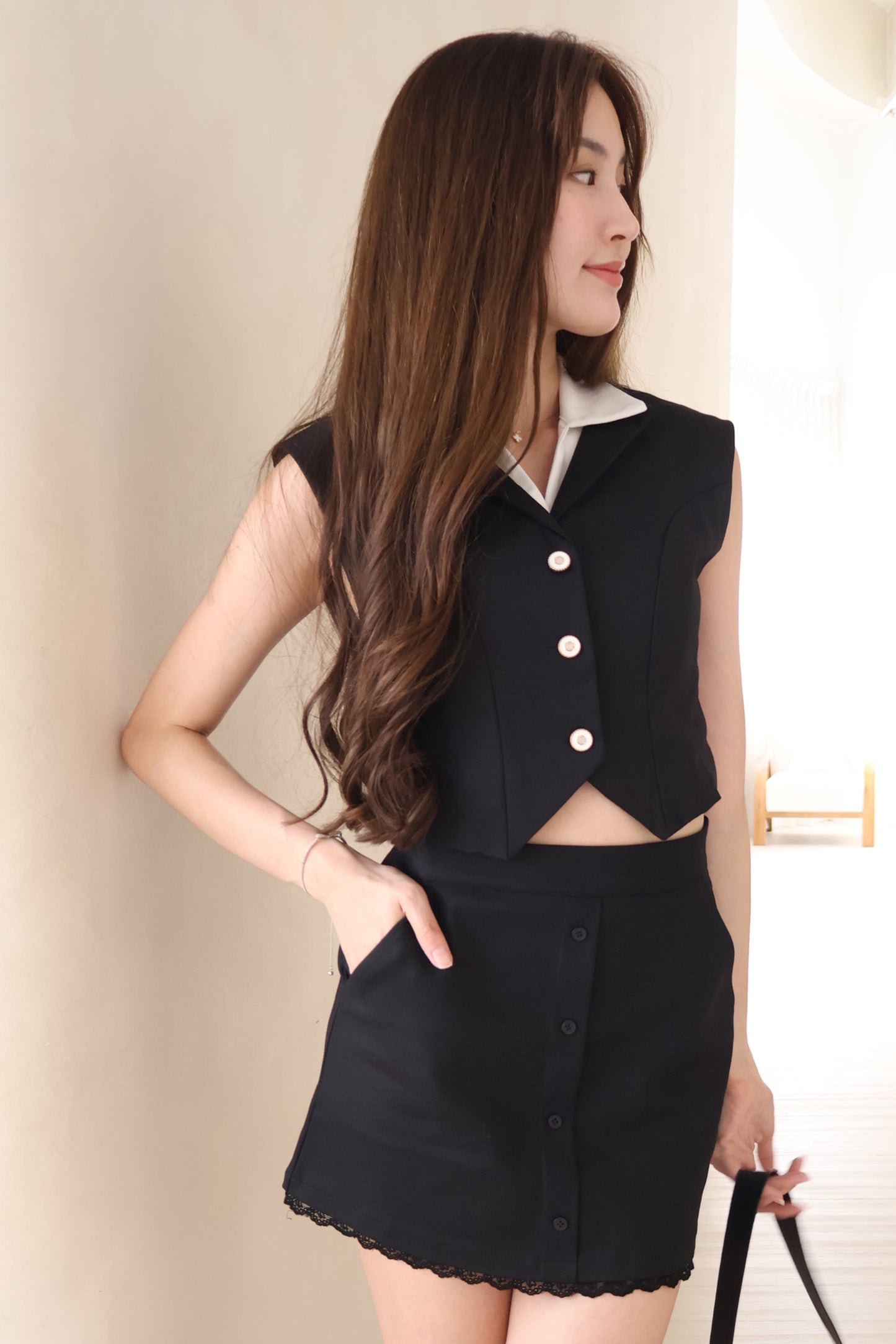 Diorlyn Camellia Button Vest Top In Black