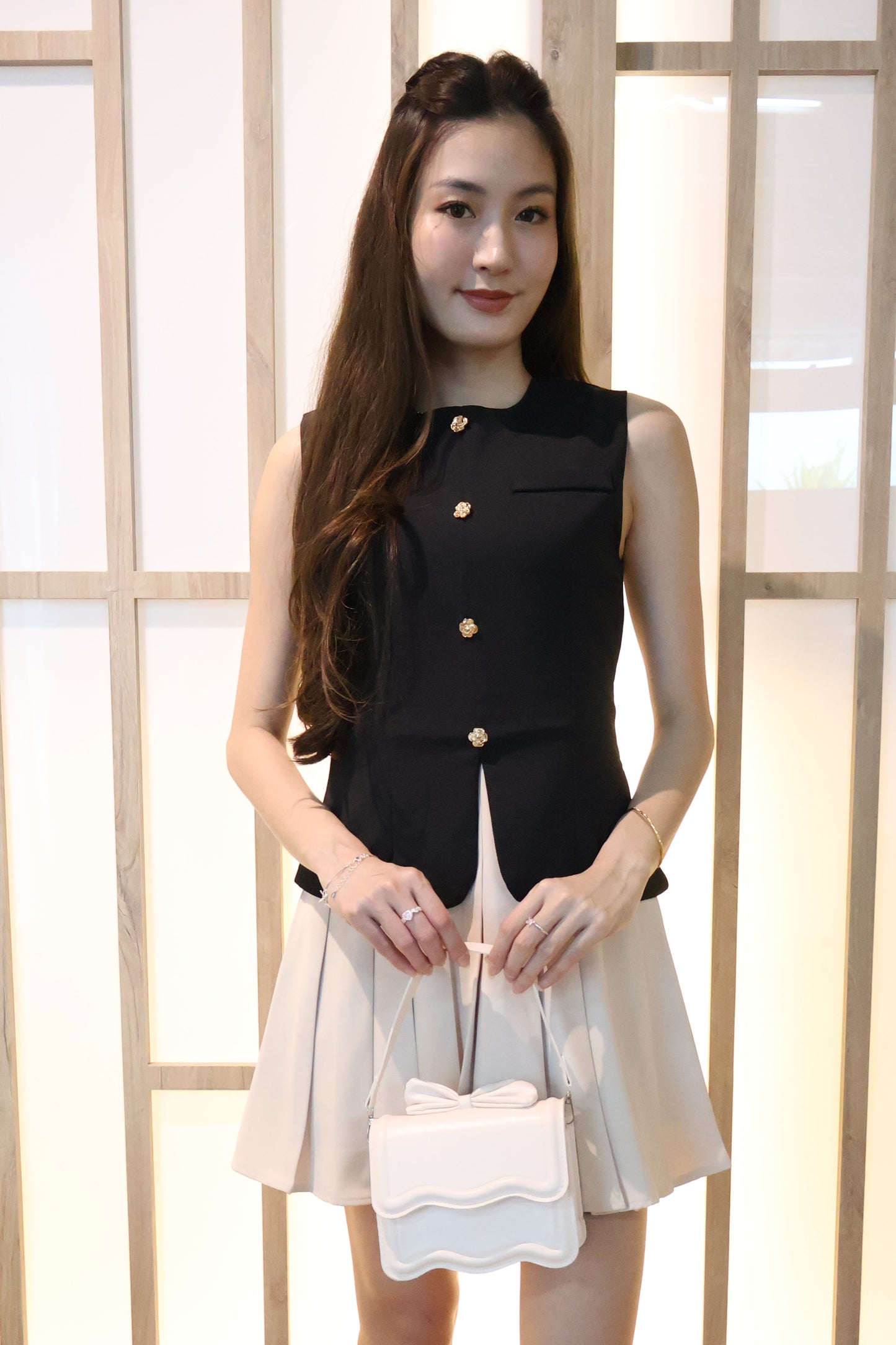 *Restocked* *Premium* Izzy Rose Gold Buttons Pleated Dress In Black