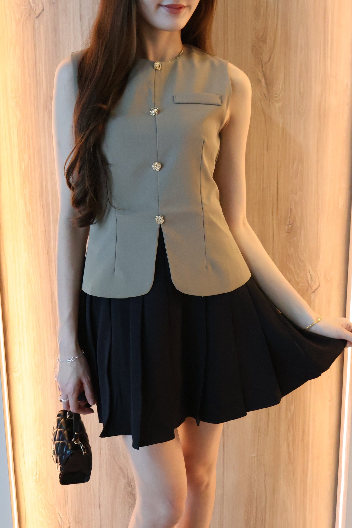 *Restocked* *Premium* Izzy Rose Gold Buttons Pleated Dress In Taupe