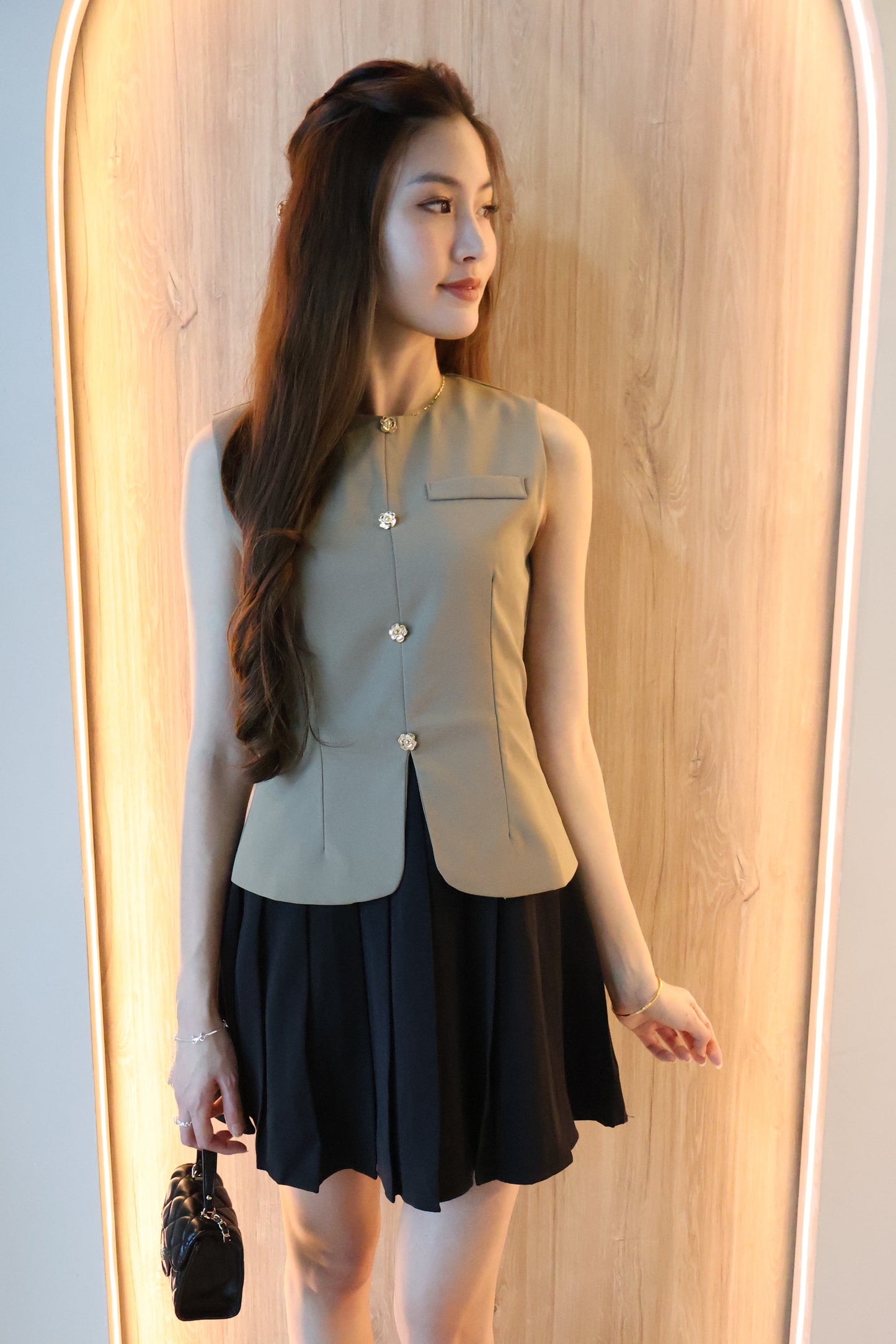 *Restocked* *Premium* Izzy Rose Gold Buttons Pleated Dress In Taupe