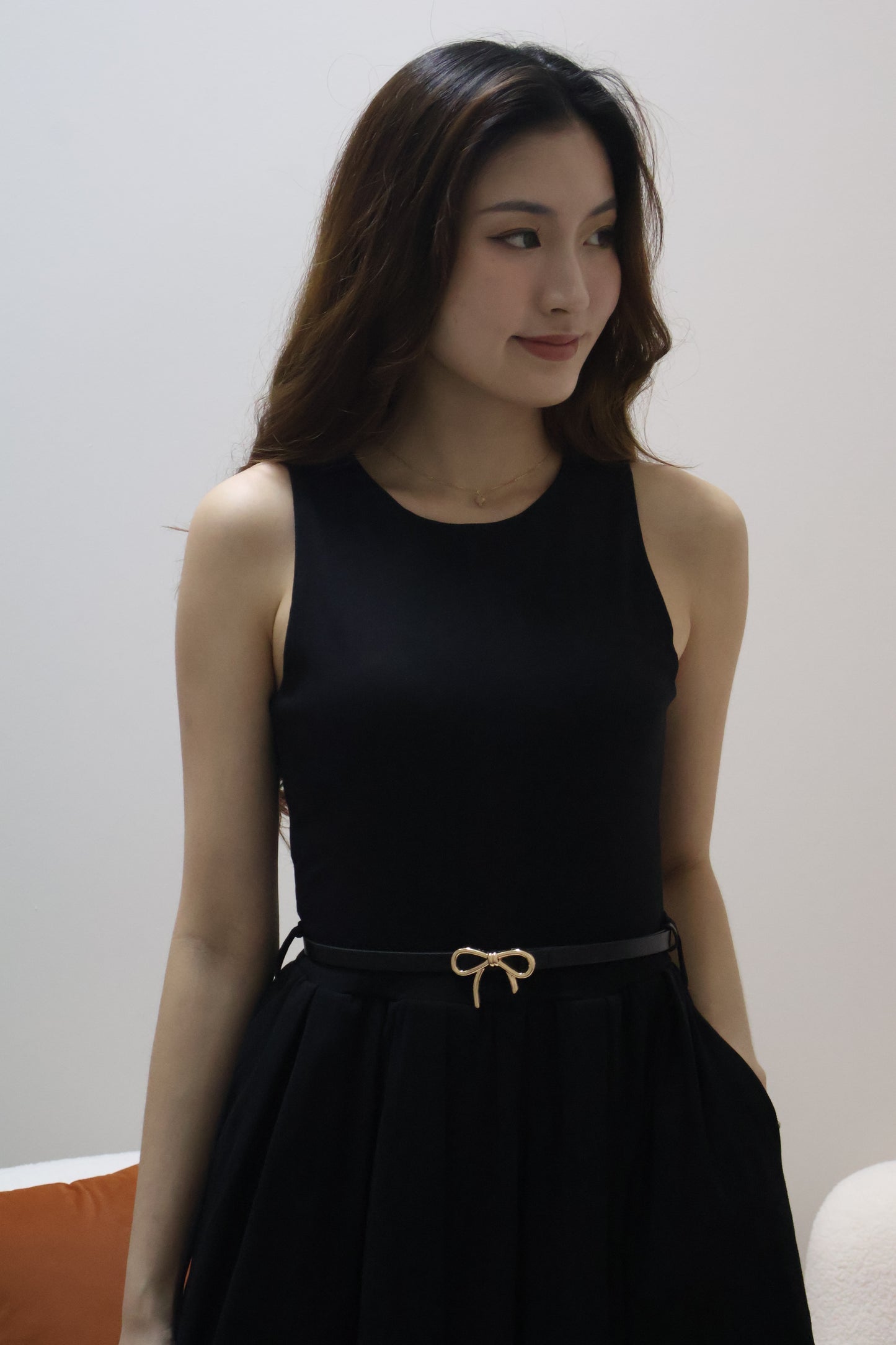 Valere Pocket Pleated Dress (With Detachable Ribbon Belt) In Black