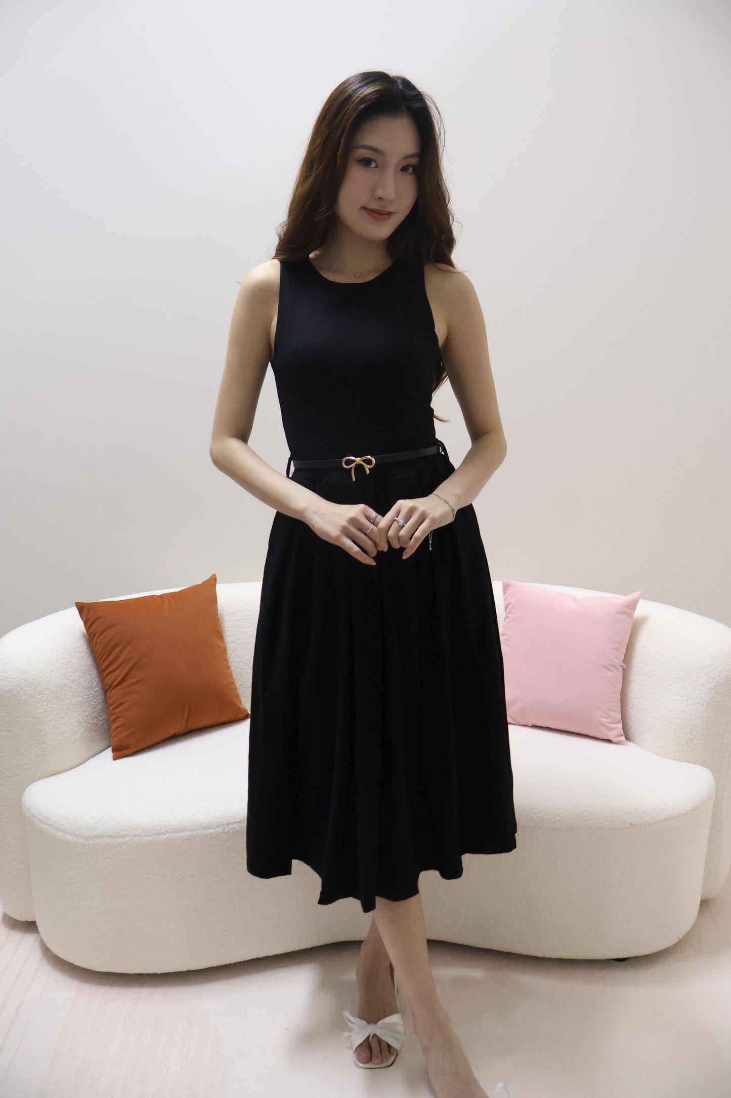 Valere Pocket Pleated Dress (With Detachable Ribbon Belt) In Black