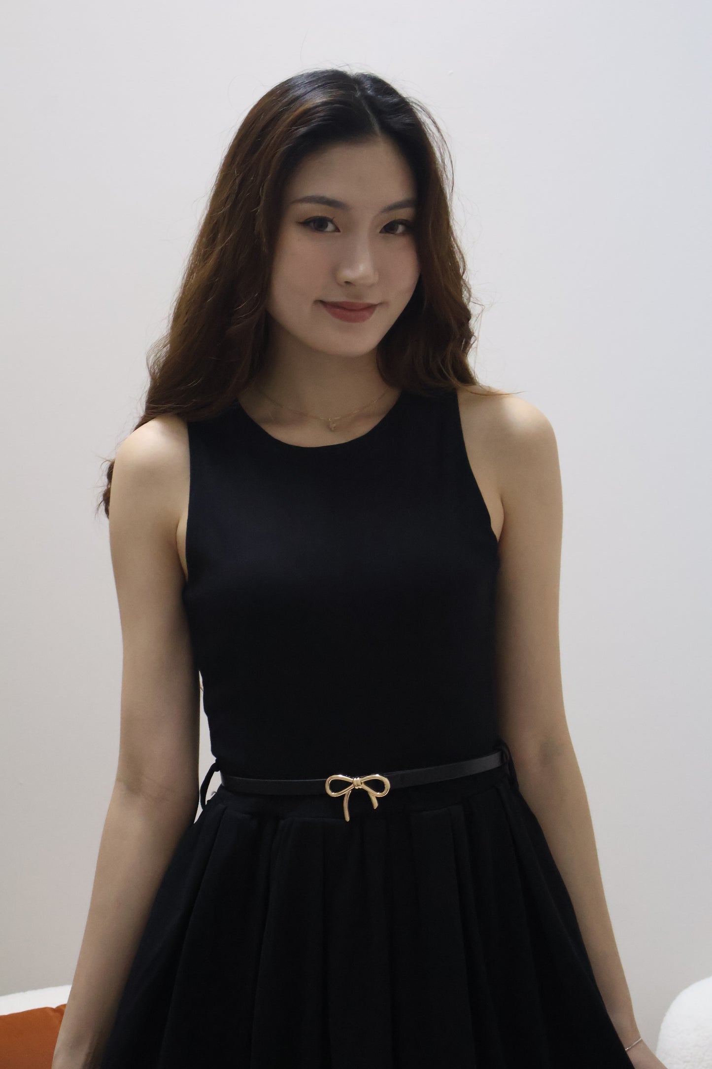Valere Pocket Pleated Dress (With Detachable Ribbon Belt) In Black
