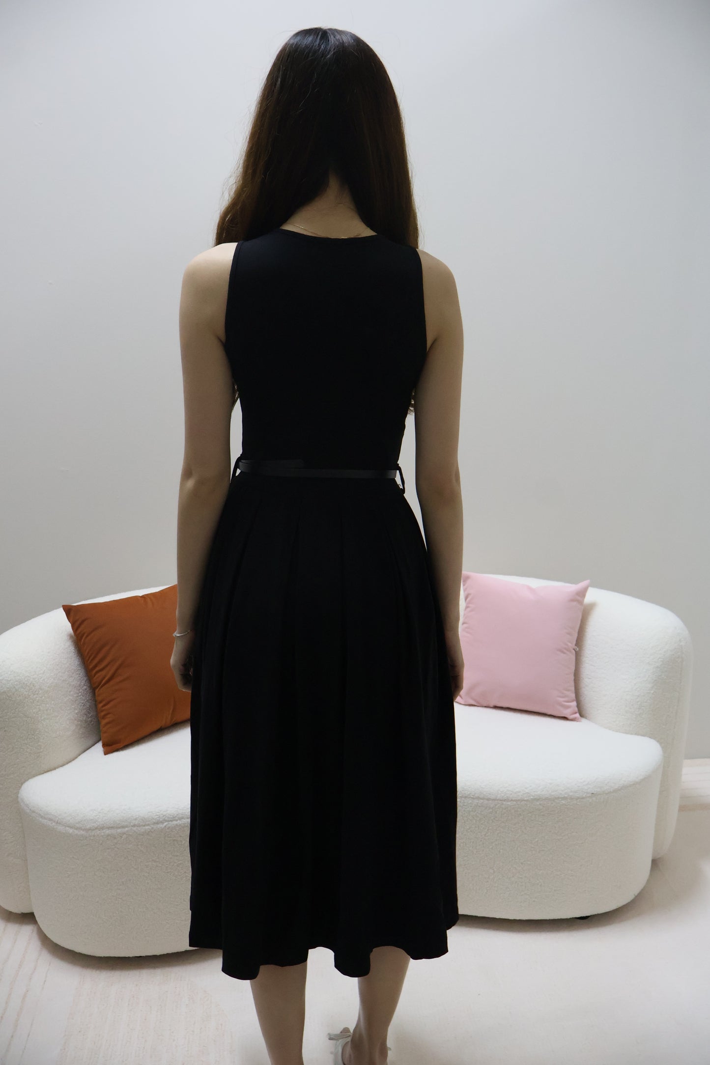 Valere Pocket Pleated Dress (With Detachable Ribbon Belt) In Black