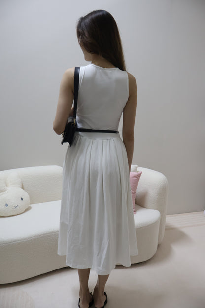 Valere Pocket Pleated Dress (With Detachable Ribbon Belt) In White