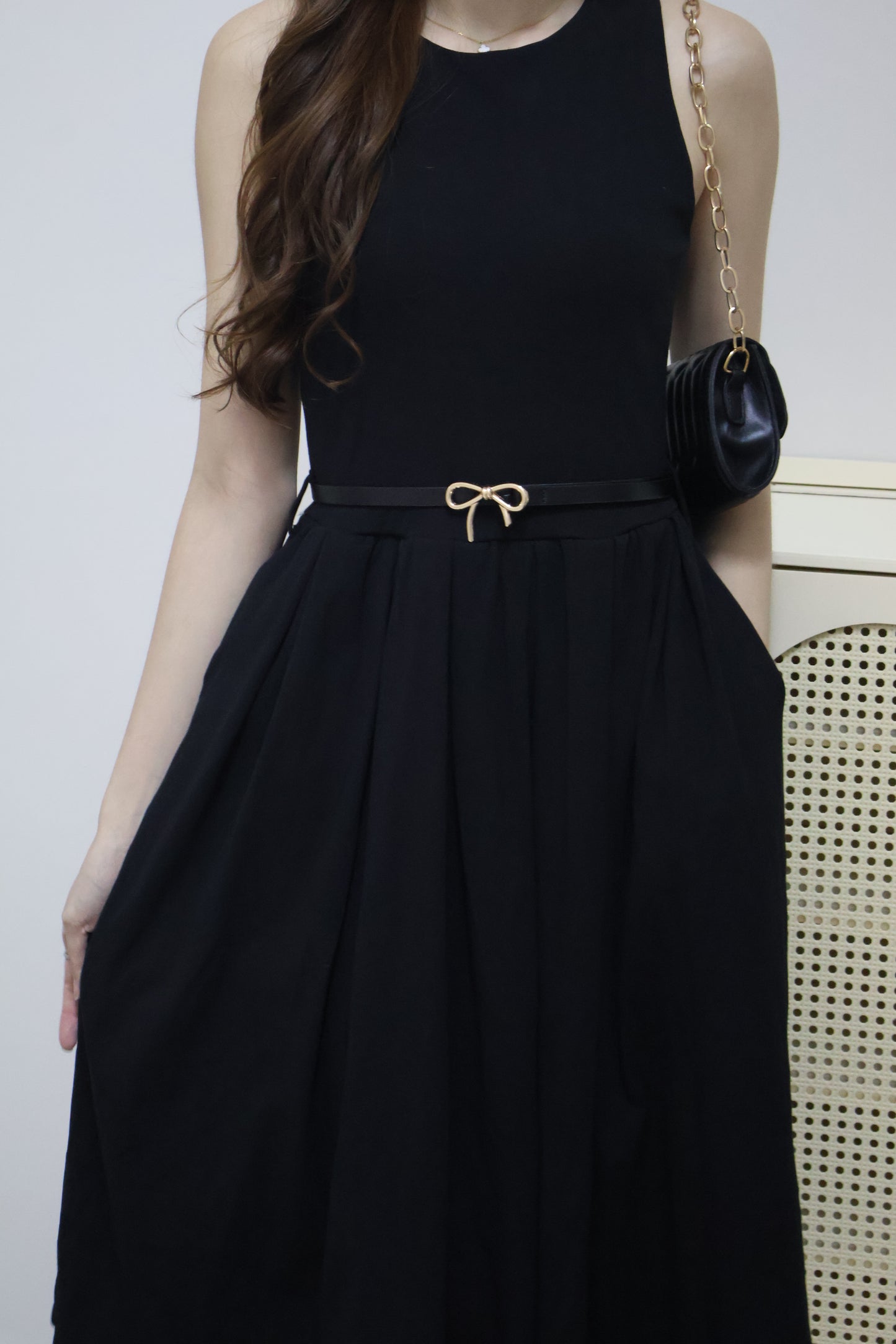 Valere Pocket Pleated Dress (With Detachable Ribbon Belt) In Black