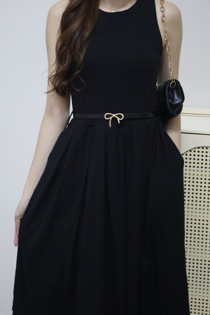 Valere Pocket Pleated Dress (With Detachable Ribbon Belt) In Black