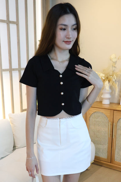 Shayn Pearl Button Top In Black
