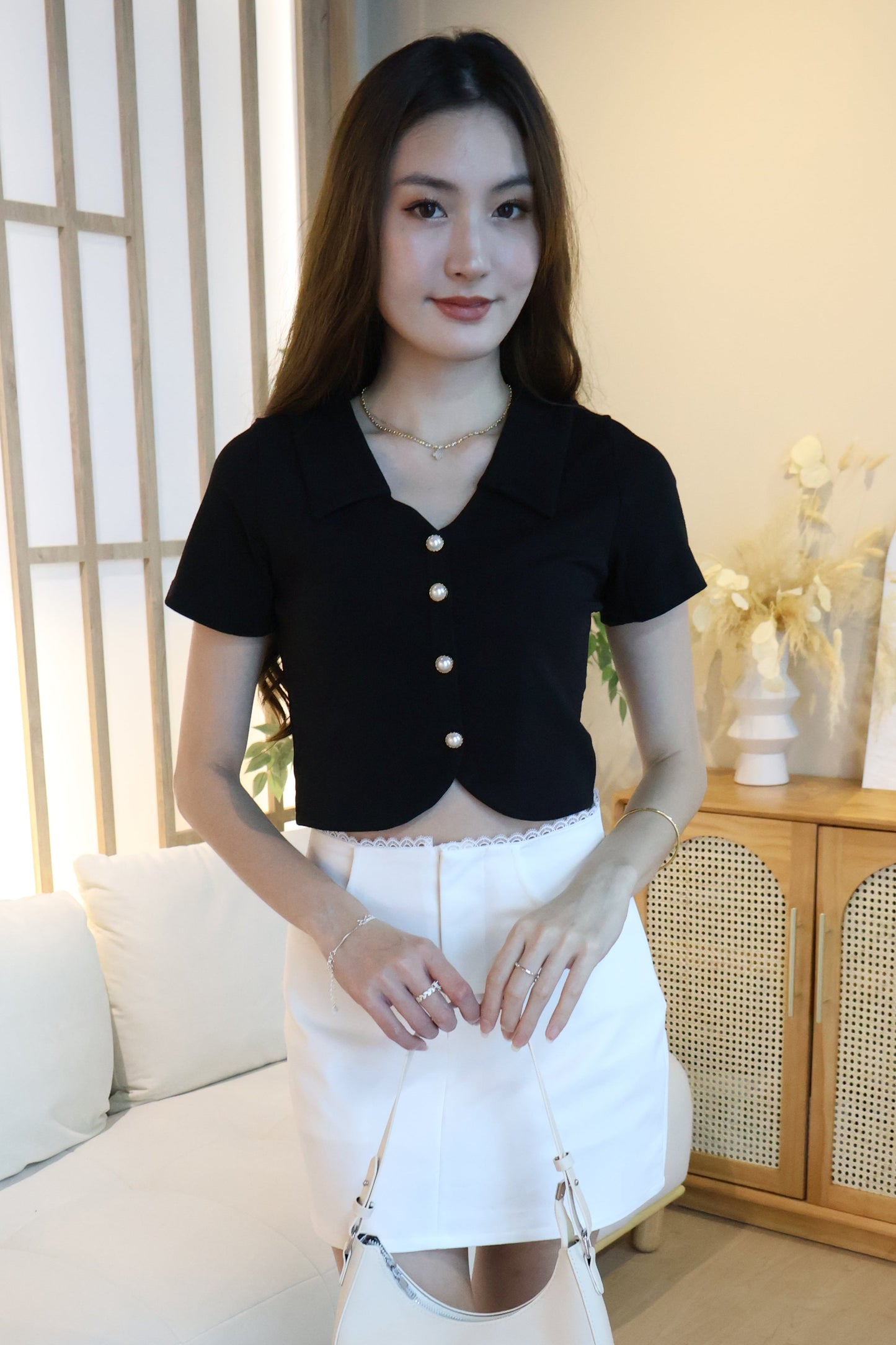 Shayn Pearl Button Top In Black