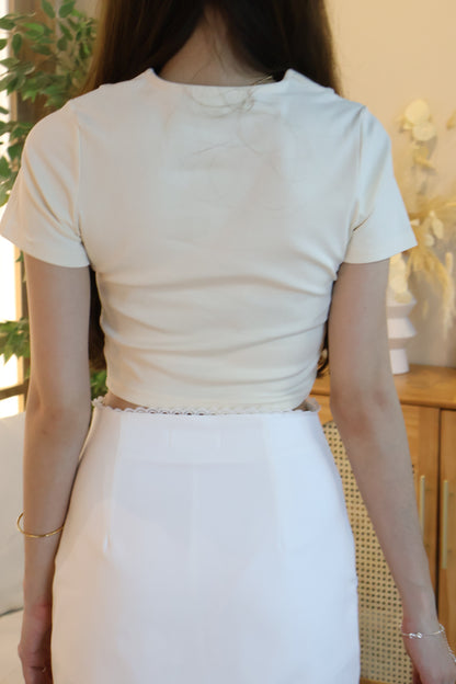 Shayn Pearl Button Top In Cream