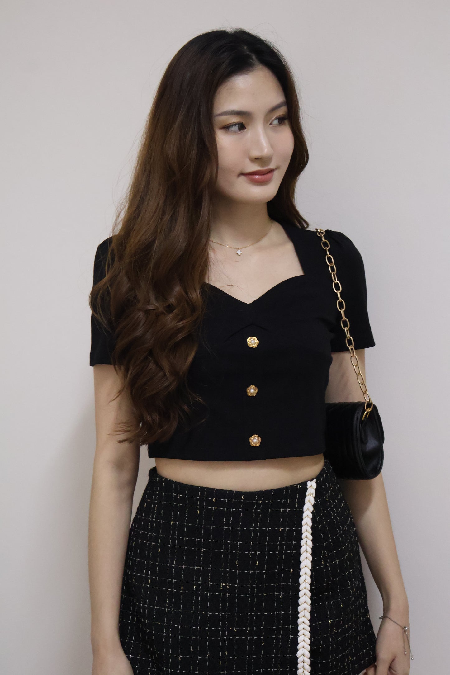 Flora Petal Buttons Sweetheart Top In Black