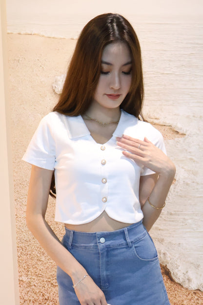 Shayn Pearl Button Top In White