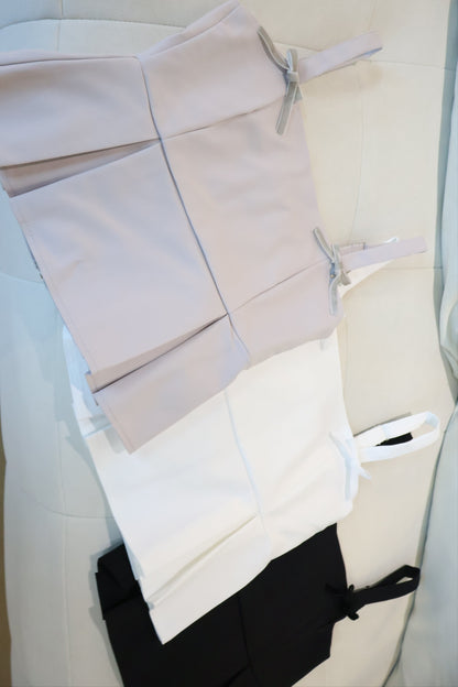 Coney Pleat Strap Top (With Detachable Ribbon Pins) In Black