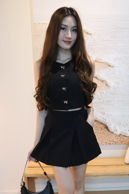 Winnie Ribbon Buttons & Pleated Skorts Co-Ords Set In Black
